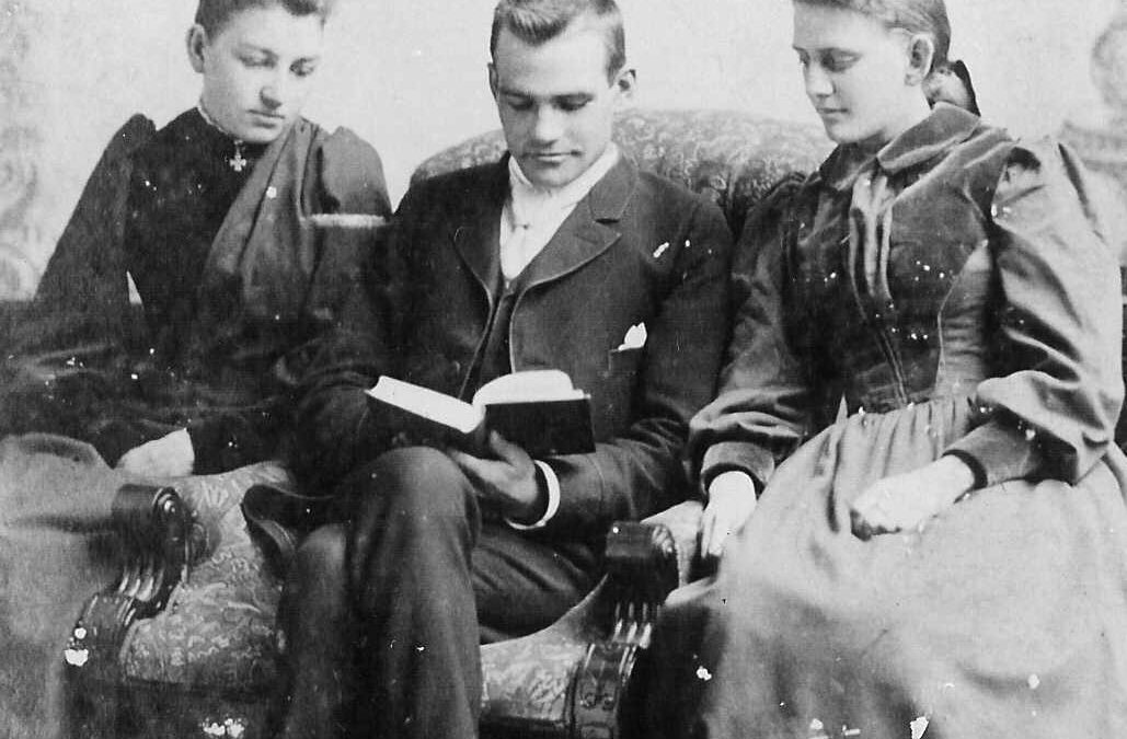 1895 Emma Rogler, George Crissman, Katie Rogler Crissman