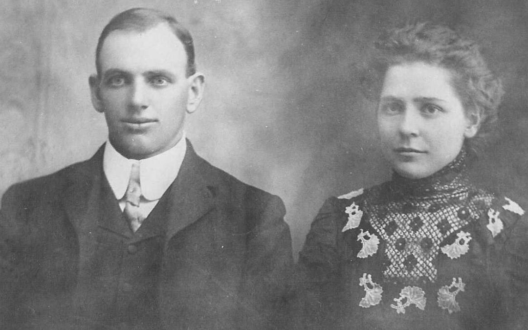 1901 Henry and Maud Rogler, probably on wedding day