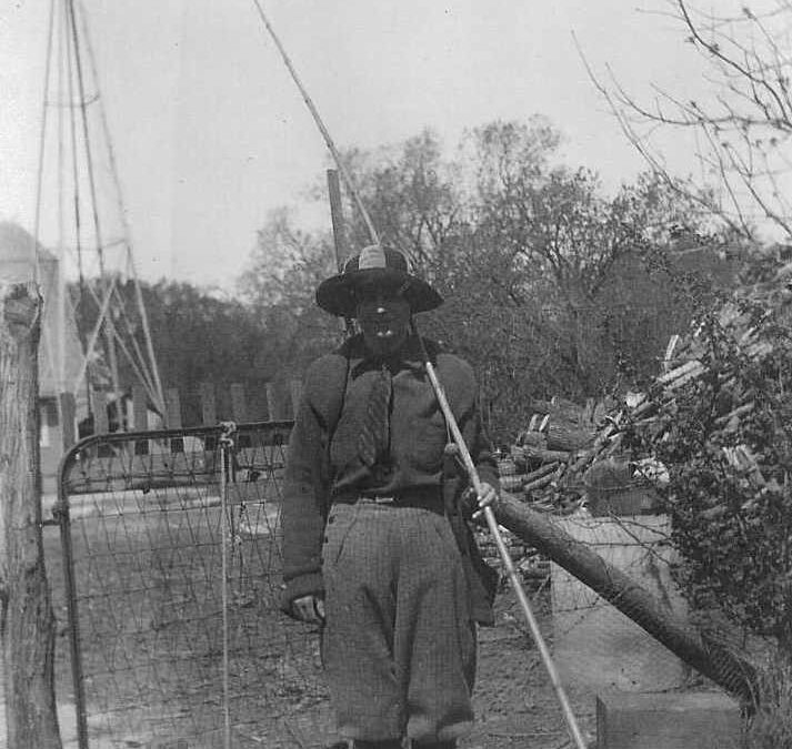 1919 Mrs Applegate decked out for adventure