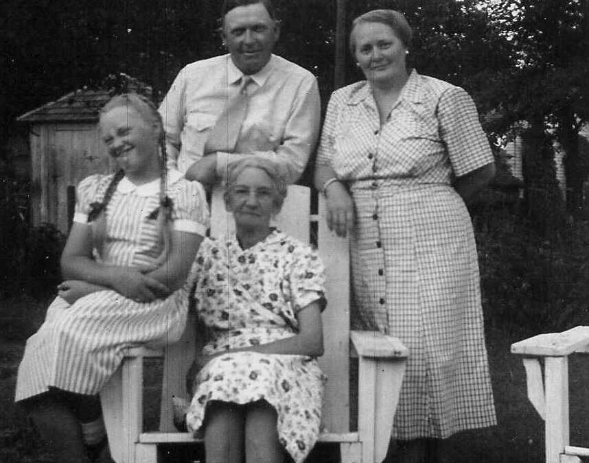 1948 Mary Ann, Wayne and Mary Rogler with Aunt Jennie Wood