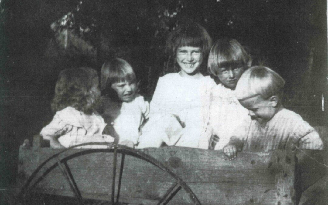 5 children in trailer cropped